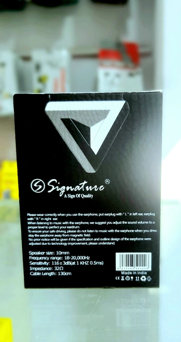 Signature Wire Earphone - Black