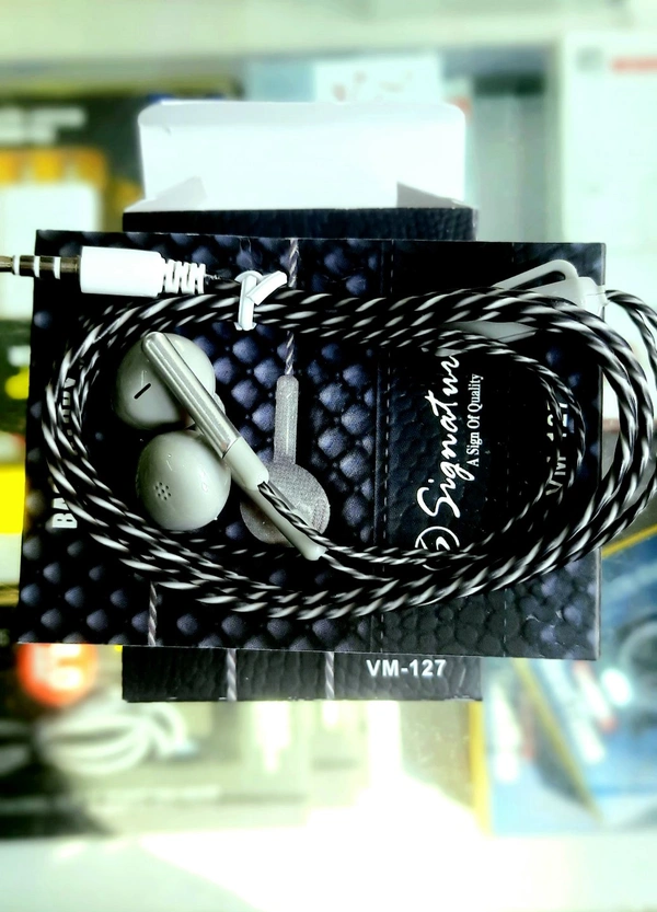 Signature Wire Earphone - Black
