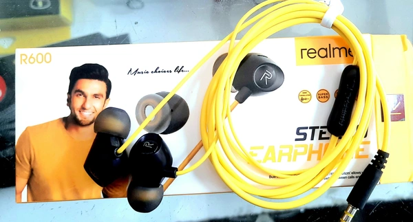 Realme Real Me Earphone  - Yellow