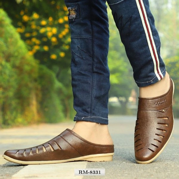 Mens New Stylish Sandals - 7, Meroon