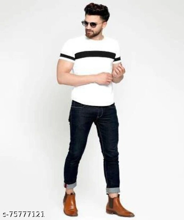 Stylish White T-shirt - White, M