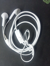 Samsung Wierd Earphone  - White, 1 Miter