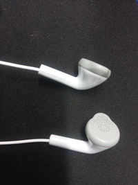 Samsung Wierd Earphone  - White, 1 Miter