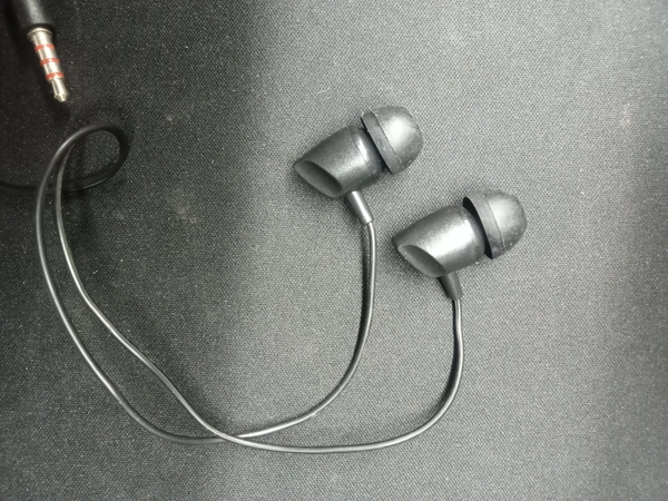 SSKK S K 27 Stereo Earphone - Black, 1 Miter