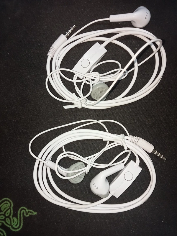 Samsung Wired Earphones Pack Of 2 - White, 1 Miter