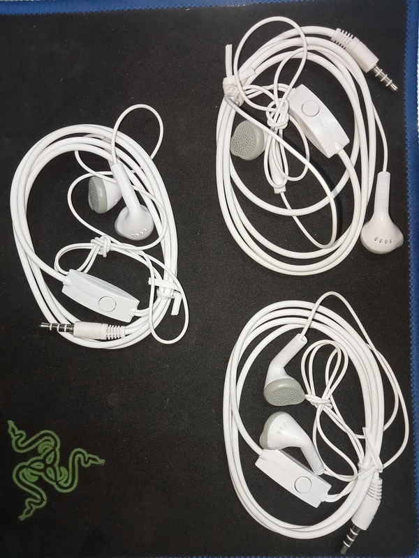 Samsung Wired Earphones Pack Of 3 - White, 1 Miter