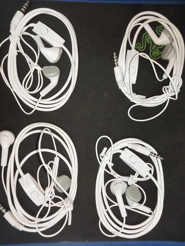 Samsung Wired Earphones Pack Of 4 - White, 1 Miter