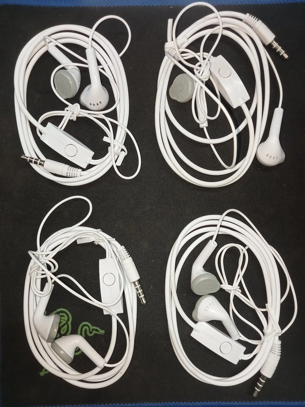 Samsung Wired Earphones Pack Of 4 - White, 1 Miter