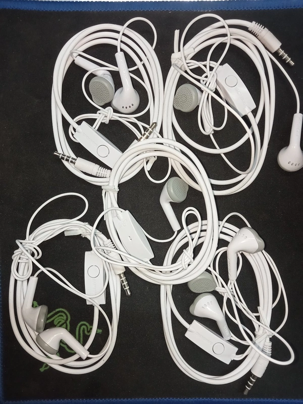 Samsung Wired Earphones Pack Of 5 - White, 1 Miter