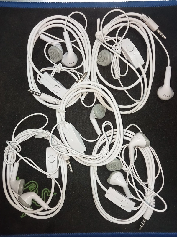 Samsung Wired Earphones Pack Of 5 - White, 1 Miter