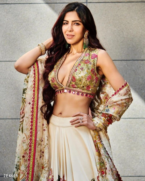 Catalog Name: *New Heavy Lehenga Choli* - Semi Stitched