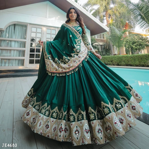 Catalog Name: *Heavy Lehenga Choli* - Semi Stitched