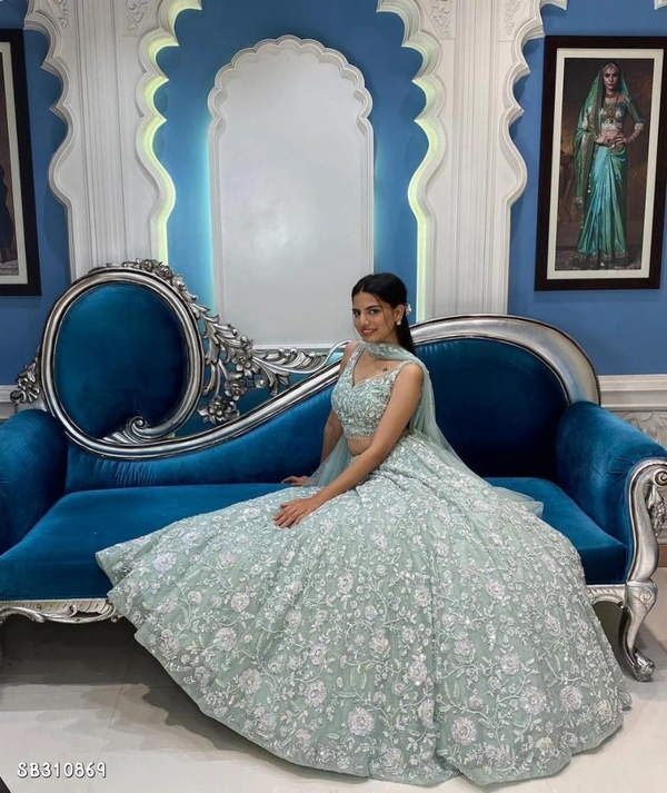 Catalog Name: *Designer Bridal Wear Heavy Net Chine Sequnce Work Lehenga With Dupatta* - Semi Stitched