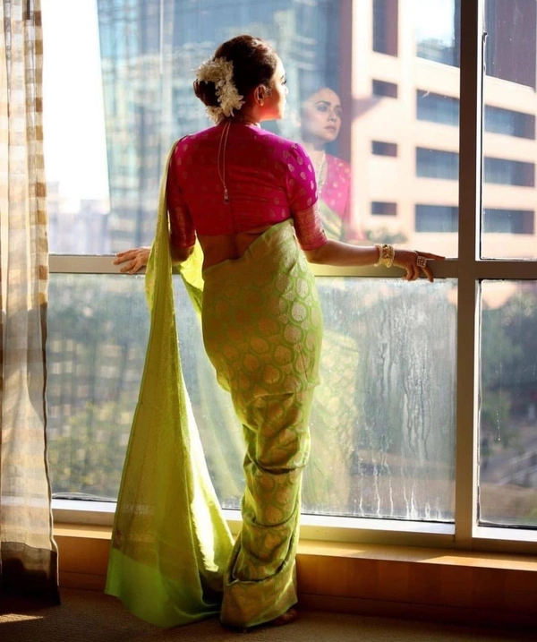 Green Soft Weaving Banarasi Saree