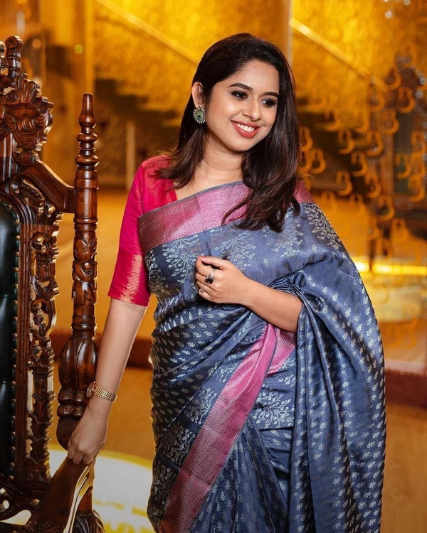 Elegant Partywear Banarasi Silk Saree