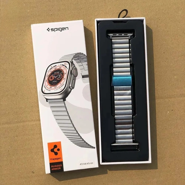 Spigen Rugged Armor 42/44/45/49mm Stainless Steel Metal Strap for Apple Watch Series 8 Ultra | 8 | 6 | 5 | 4 (44/45MM) | 3 | 2 - Silver