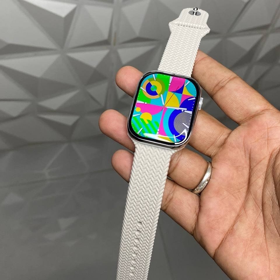 Apple Watch Series 9 First Look: Double Tap and the S9 chip - TheStreet