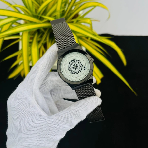 Unique Watche Men Fasion Turntable No Pointer Quartz Watch Clock Mesh Band Male Wristwatch Relogio Masculino Gift For Men