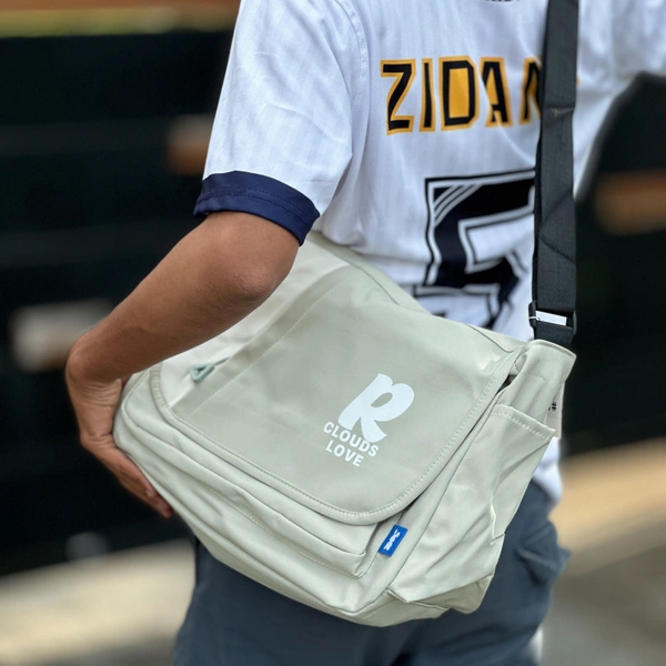 Premium Vintage Arts Bag | Ultra Sporty Messenger Sling Bag For Multipurpose Use - SZVB2