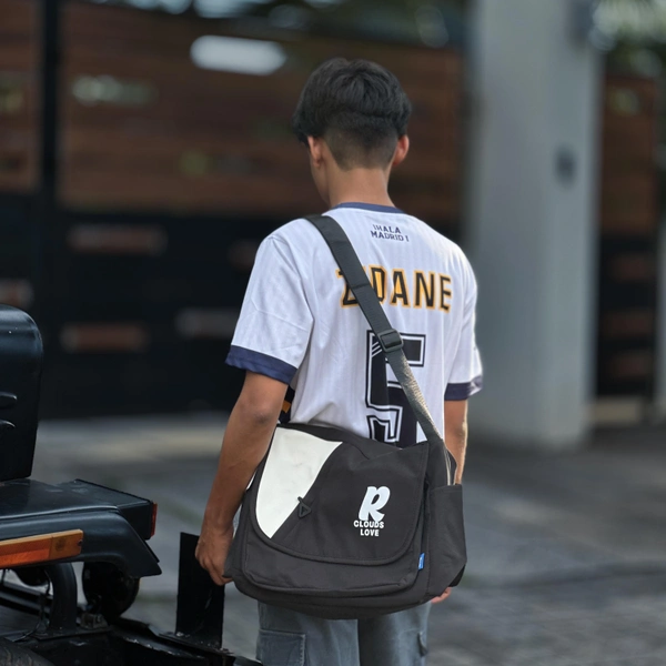 Premium Vintage Arts Bag | Ultra Sporty Messenger Sling Bag For Multipurpose Use - SZVB4