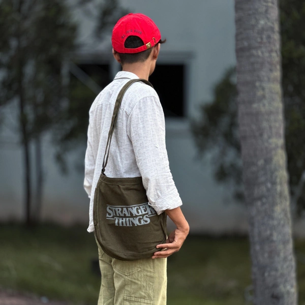 Premium Vintage Arts Bag | Ultra Sporty Messenger Sling Bag For Multipurpose Use - SZBV4
