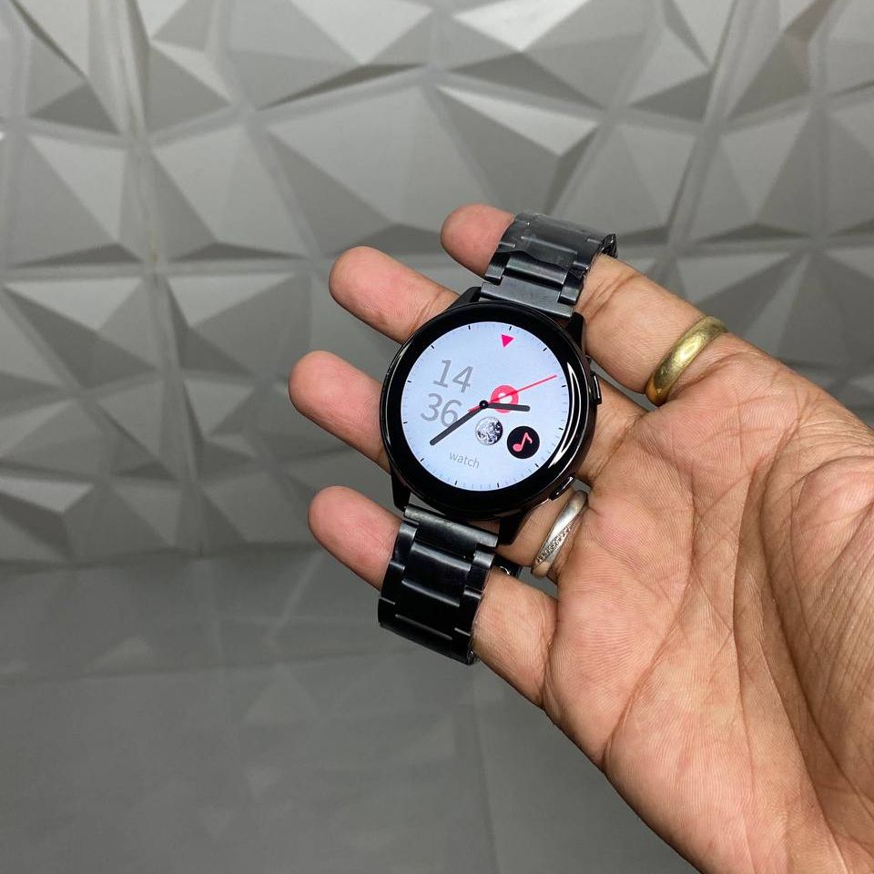 Galaxy watch discount active display