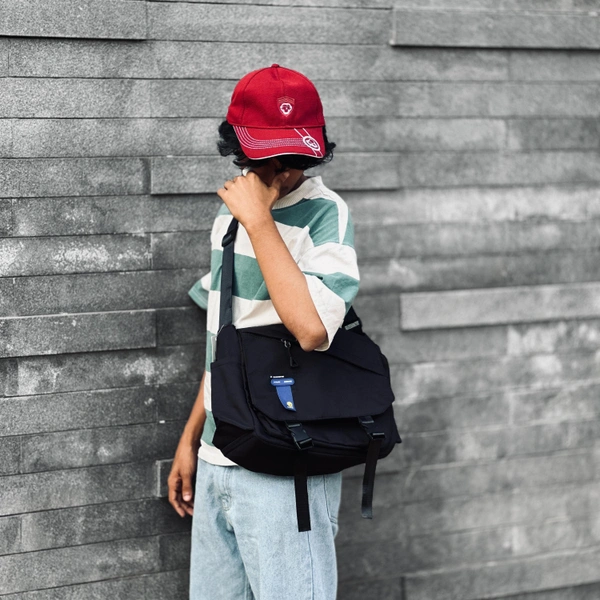Premium Vintage Arts Bag | Ultra Sporty Messenger Sling Bag For Multipurpose Use - SMB1