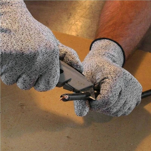  Cut Resistant Gloves, High Performance Level 5 Protection, Food Grade Kitchen Glove for Hand Safety while Cutting, Cooking, doing Yard Work