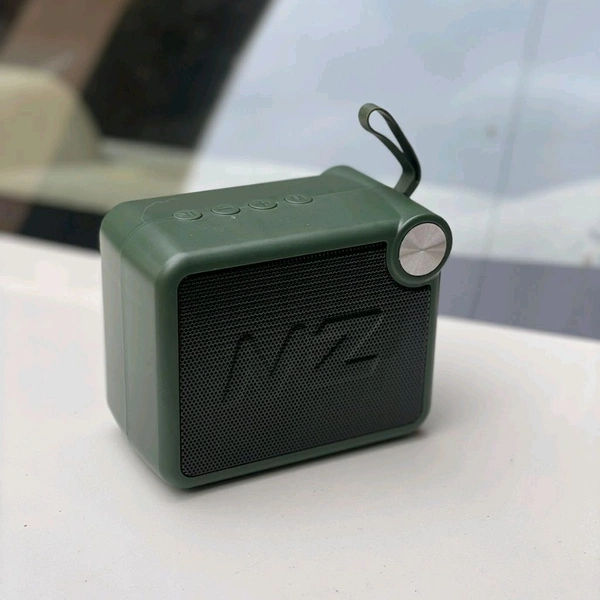Portable Bluetooth Speaker Dynamic Thunder Sound, 5 W Bluetooth Speaker. Stereo Channel - Green, 1 Month Cybzone Warranty