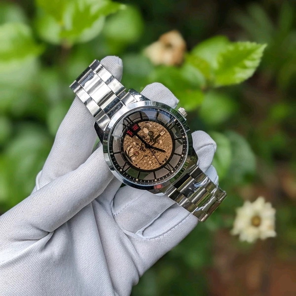 WooTime Analog Quartz Movement Collection Collection With High Quality Strap Best finishing Body & Case - SRW2
