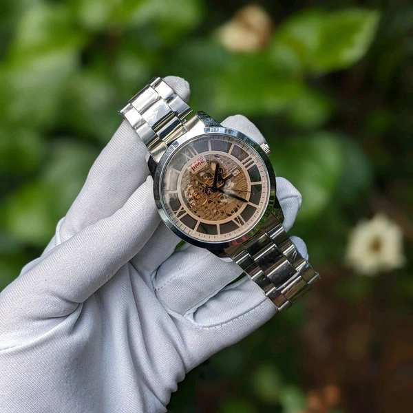 WooTime Analog Quartz Movement Collection Collection With High Quality Strap Best finishing Body & Case - SRW3