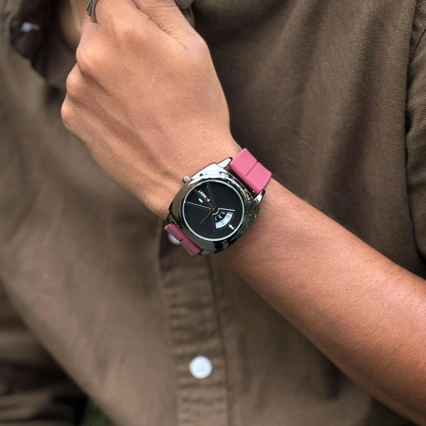 Forest Analog Quartz Movement Watch With High Quality Strap Best finishing Body & Case - SRF4