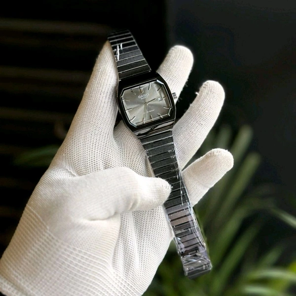 Most Demanded Gasiq Quartz Movement Watch With High Quality Strap Best finishing Body & Case - SRG3