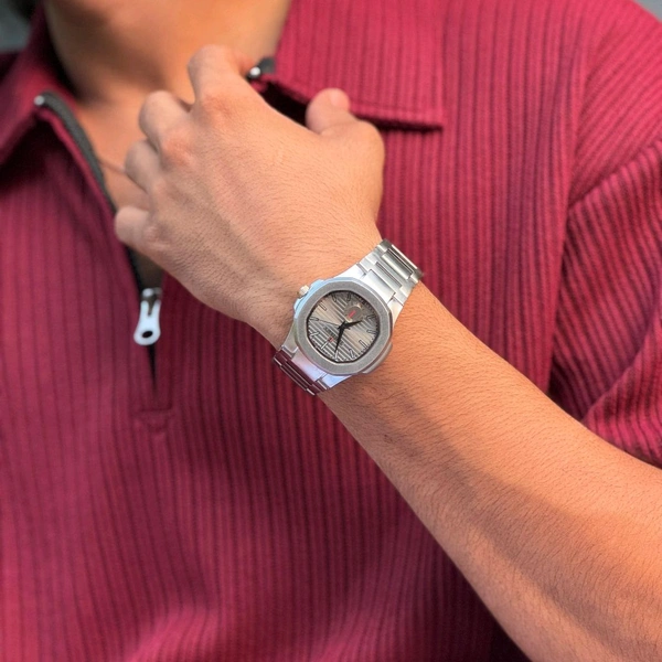 New Analog Quartz Movement Watch With High Quality Strap Best finishing Body & Case - SRT1