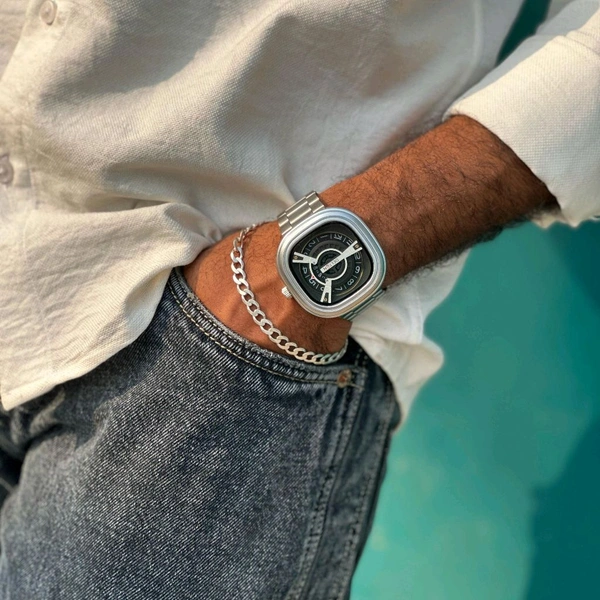Delton Unique Budget Analog Quartz Movement Watch With High Quality Strap Best finishing Body & Case - Silver