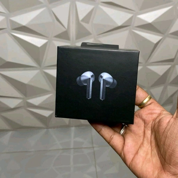 First Time In India! TWS Buds 3 Pro Ultra Heavy Sound Quality With Bass | Original Box Packing - Black, 1 Month Cybzone Warranty