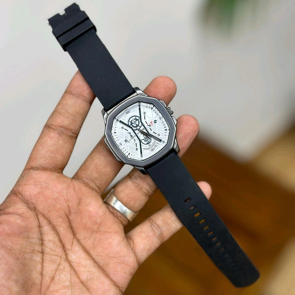 V7 Analog Quartz Movement Watch With High Quality Strap Best finishing Body & Case - SRV1