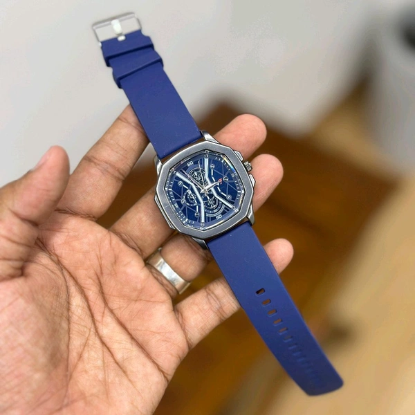 V7 Analog Quartz Movement Watch With High Quality Strap Best finishing Body & Case - SRV6