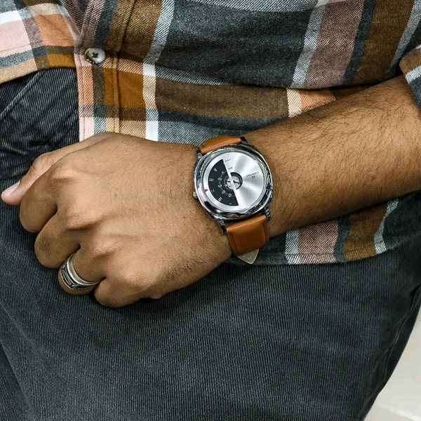 Most Demanded V9 Analog Quartz Movement Collection With High Quality Strap Best Finishing Body & Case - SRV1