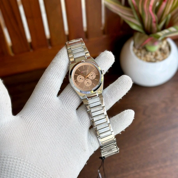 New Budget Fenton Analog Quartz Movement Watch With High Quality Strap Best finishing Body & Case - SRD2