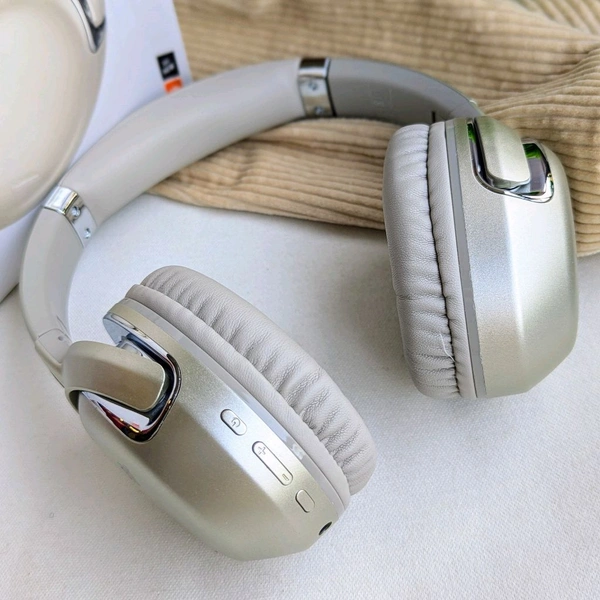 First Time In India | Bluetooth On Ear Headphones with Mic with 6 Hours Battery Backup, Heavy Bass And Sound Quality, Original Box Packaging - 1 Month Cybzone Warranty