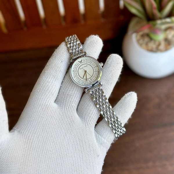 First Time Analog Quartz Movement Watch With High Quality Strap Best finishing Body & Case - SRF2