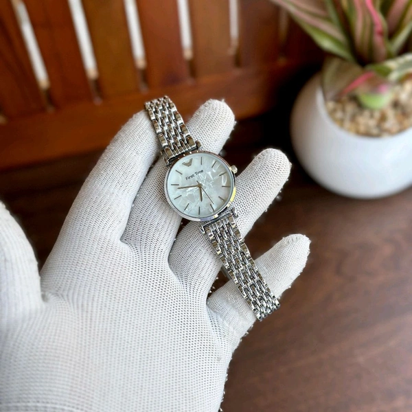 First Time Analog Quartz Movement Watch With High Quality Strap Best finishing Body & Case - SRF4