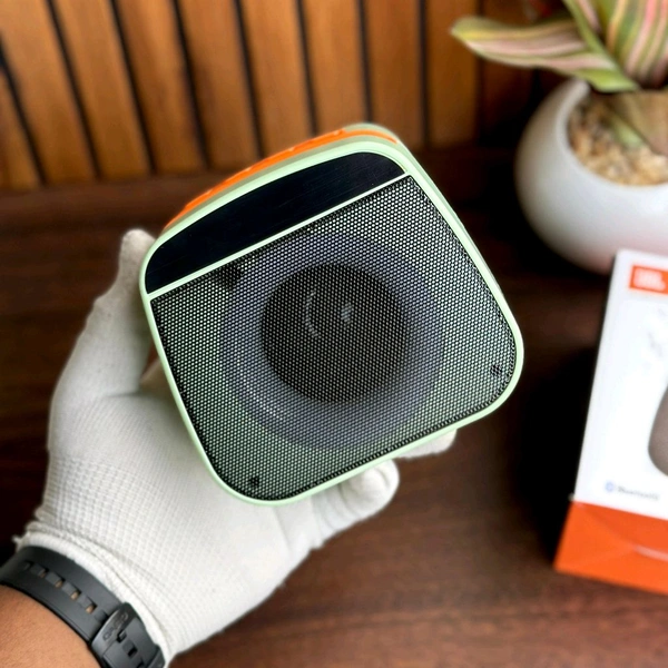 Portable Wireless Bluetooth Speaker for Playing Music On Mobile Phones, Portable Wireless Speaker with Lighting, Loud Stereo Sound, Dual Pairing, Small Outdoor Speaker Wireless, Suitable for Parties, Camping - SRB2, 1 Month Cybzone Warranty