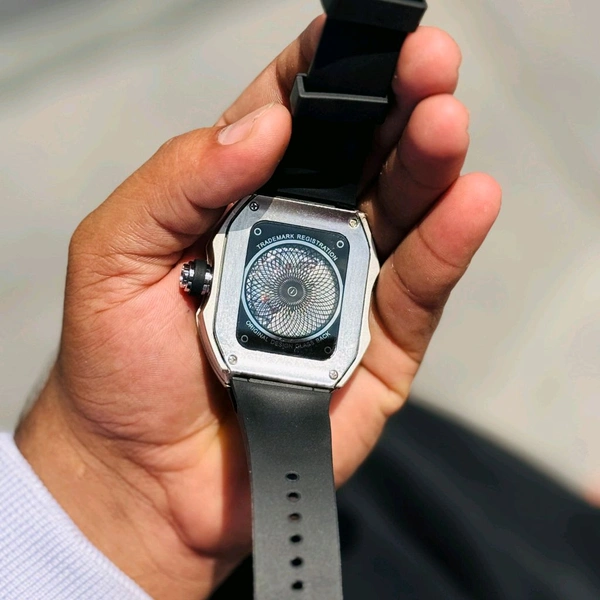 New Fashion High Quality Analog Quartz Movement Watch With High Quality Strap Best finishing Body & Case - SRM1