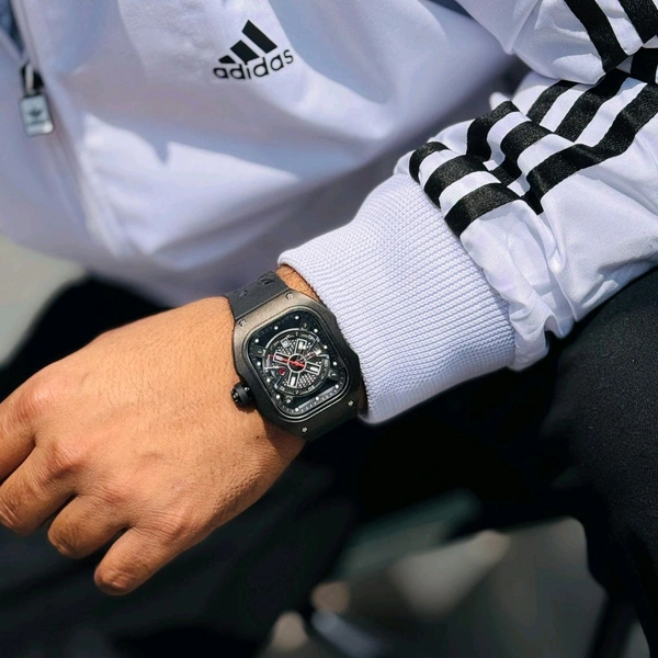 New Fashion High Quality Analog Quartz Movement Watch With High Quality Strap Best finishing Body & Case - SRM4