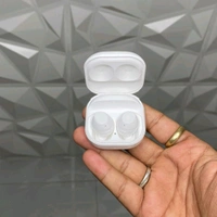 Wireless Earbuds, Wireless 5.0 With Microphone Charging Case, Long Lasting Playback, In Ear High Fidelity Stereo Earphones Suitable For IPhone And Android - White, 1 Month Cybzone Warranty