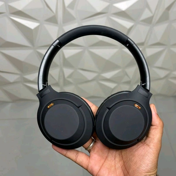 Introducing New Wireless Headphone With Microphone, Retractable & Foldable Wireless Headset, Long Battery Life, Enjoy Music And Hands-Free Calls - Black, 1 Month Cybzone Warranty
