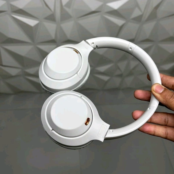 Introducing New Wireless Headphone With Microphone, Retractable & Foldable Wireless Headset, Long Battery Life, Enjoy Music And Hands-Free Calls - White, 1 Month Cybzone Warranty