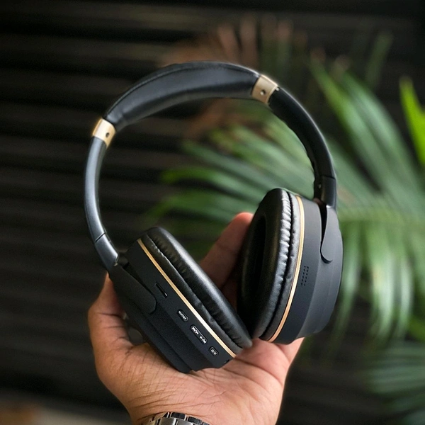 QuietComfort 45 Wireless Headphones – BT Earphone, Over Ear Headphones With Built-in Mic - 6 to 12 Hours Playtime, Foldable Stereo Wireless Headset, Perfect For Everyday Use - Black, 1 Month Cybzone Warranty